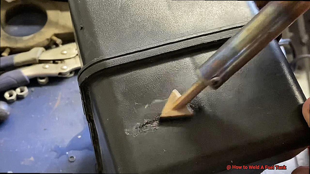 How to Weld A Fuel Tank-3